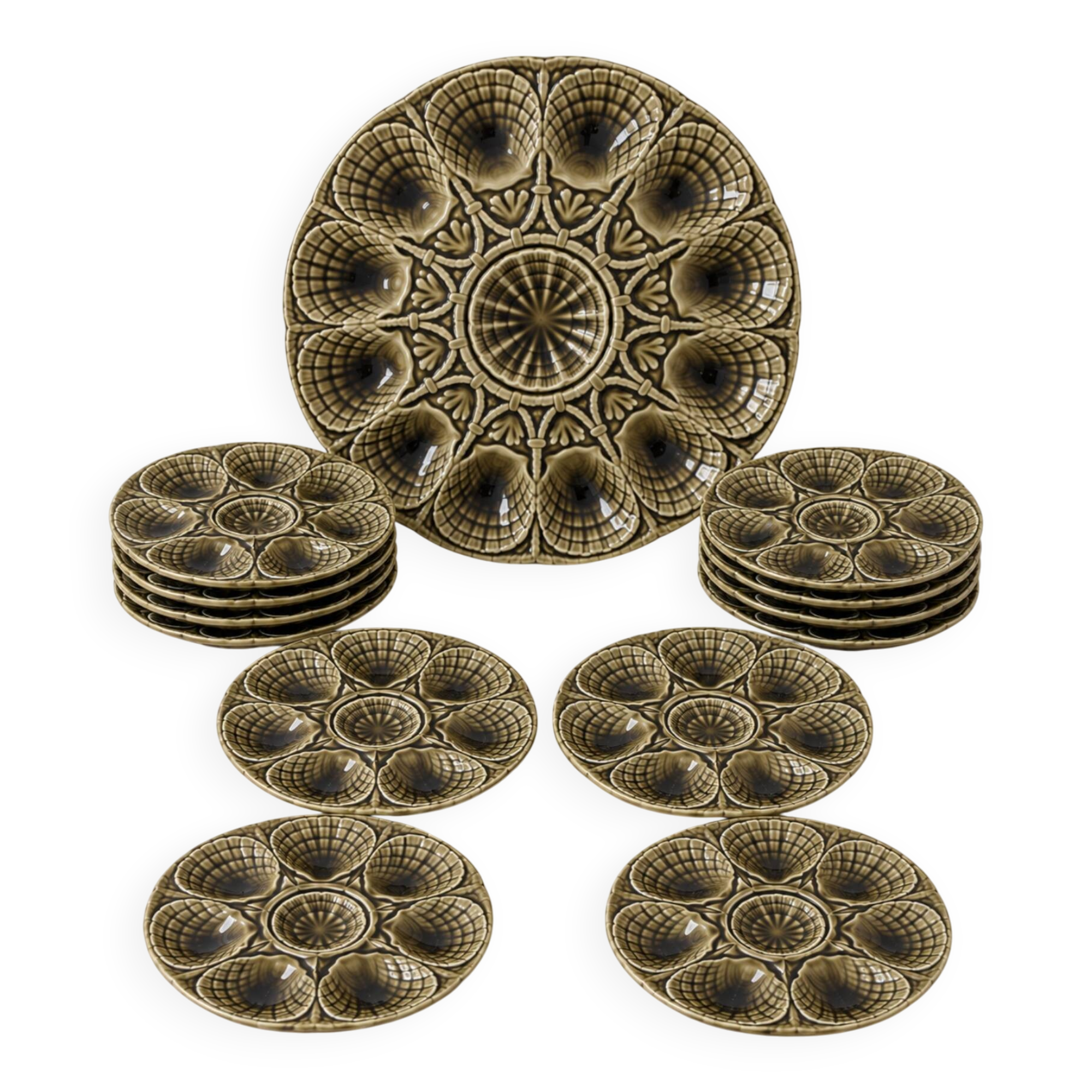 Oyster service Sarreguemines in barbotine – 12 plates + large bowl
