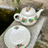 Teapot with fruity decoration