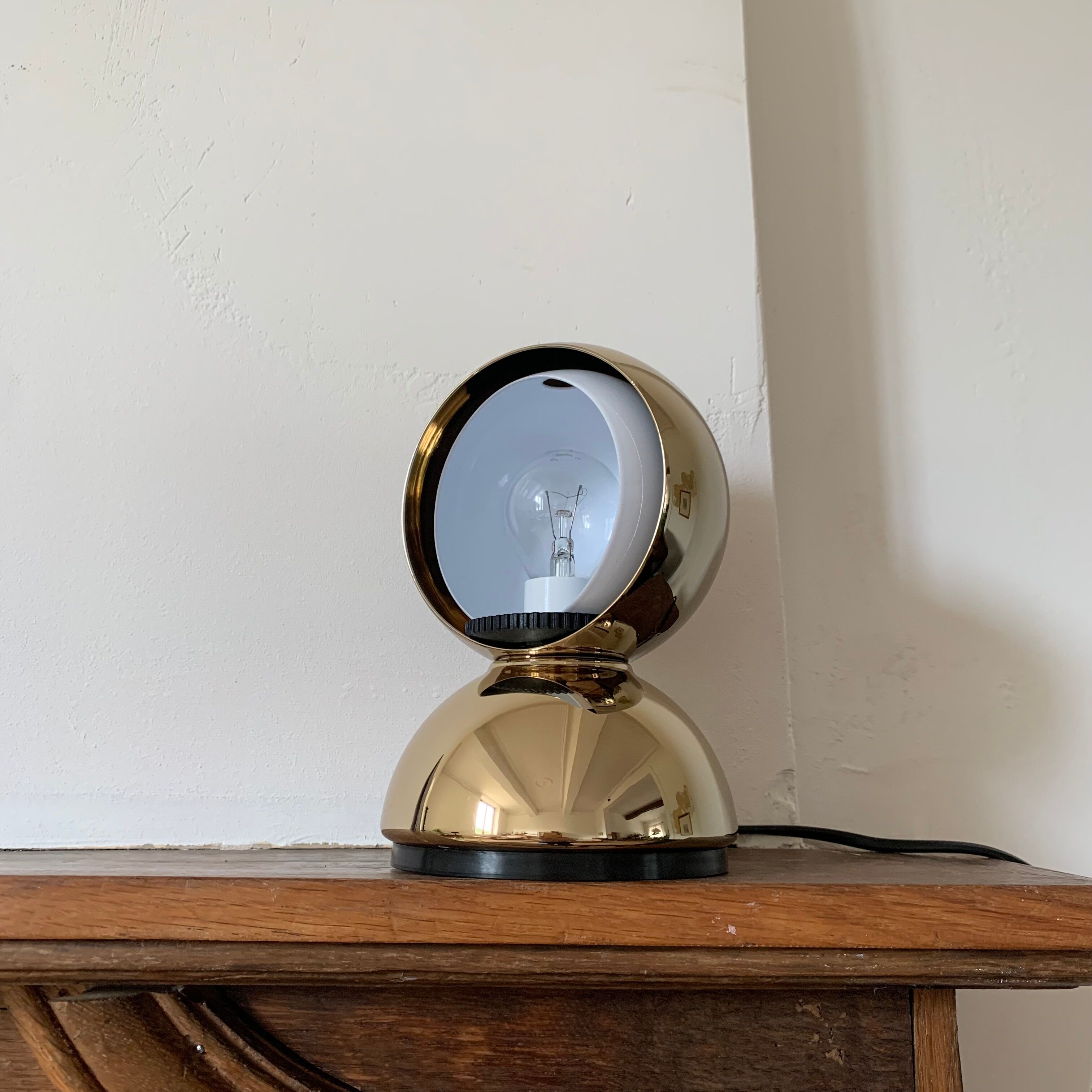 Lampe Eclisse Gold de Vico Magistretti pour Artemide