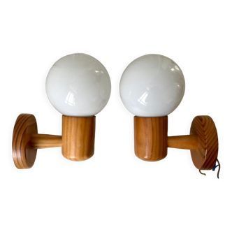 Pair of opline sconces and blond wood pine desgin years 60-70