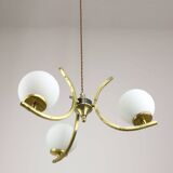 Lustre mid-century en laiton et opaline, italie