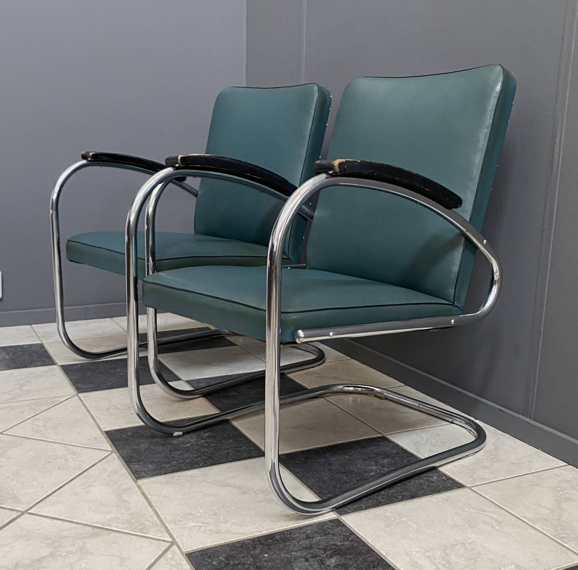 Set of 2 Green Mauser tubular chairs model RS7 Bauhaus 1930s