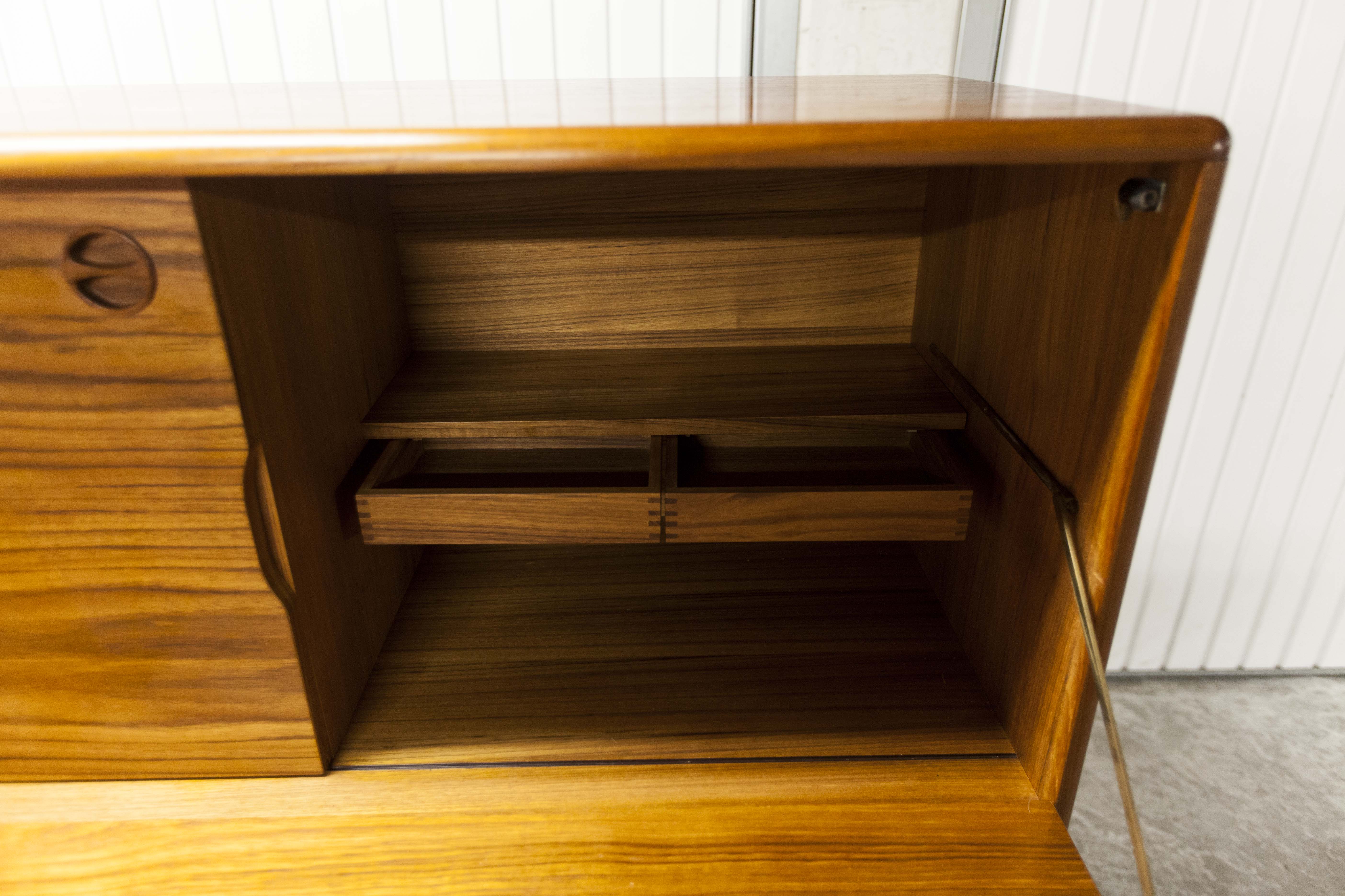 Scandinavian high enfilade 1960 solid teak