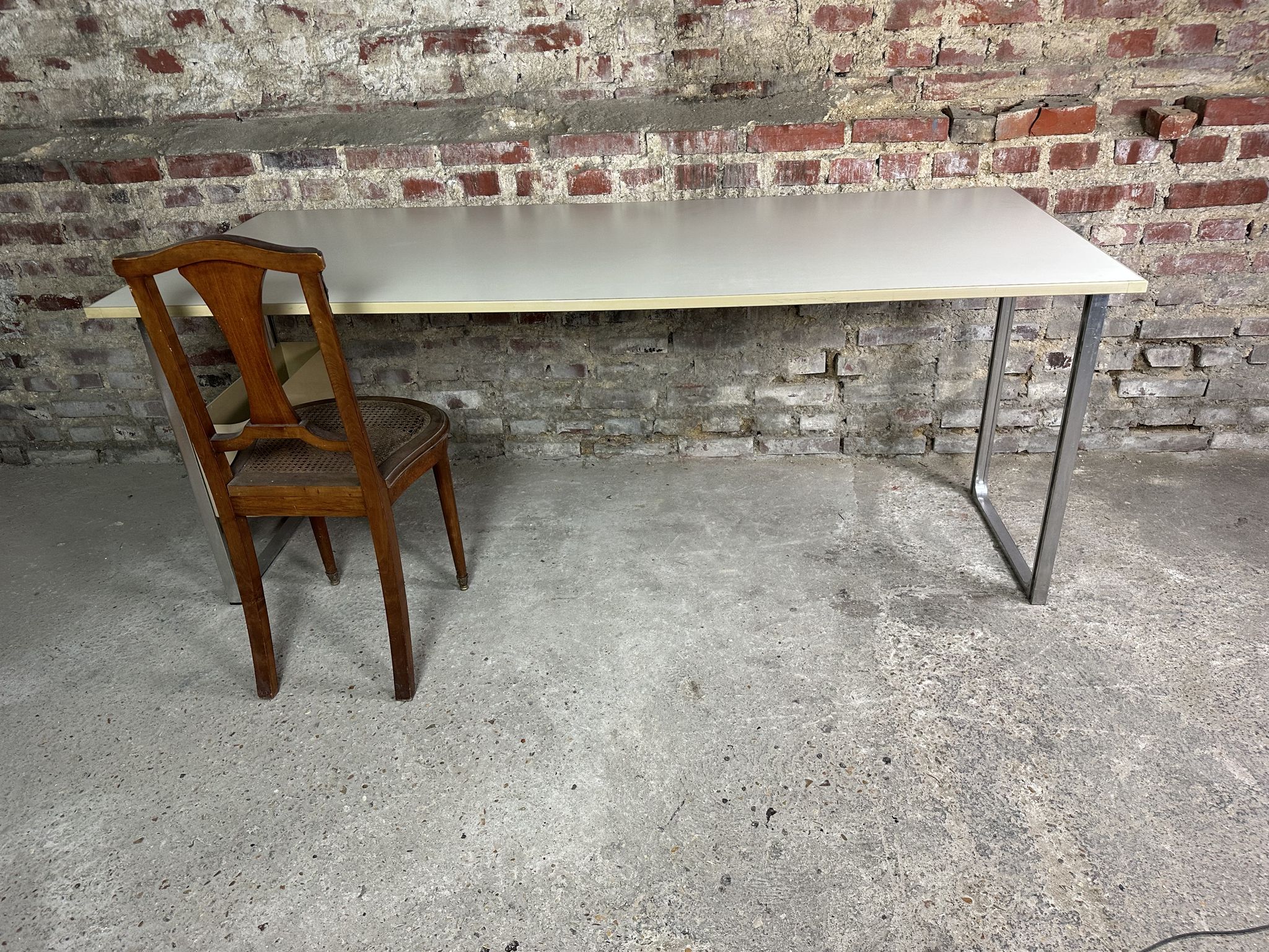 Vintage desk table 1975 in aluminum and melanin by albert rosselli for facomet