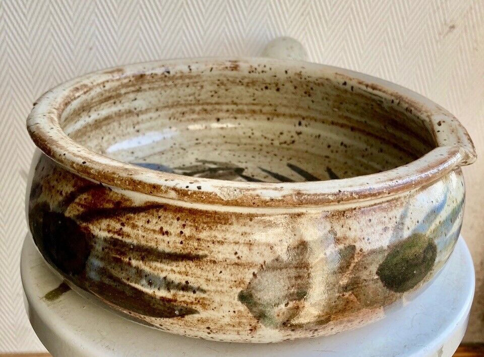 Ceramic pan XXth signature to be identified