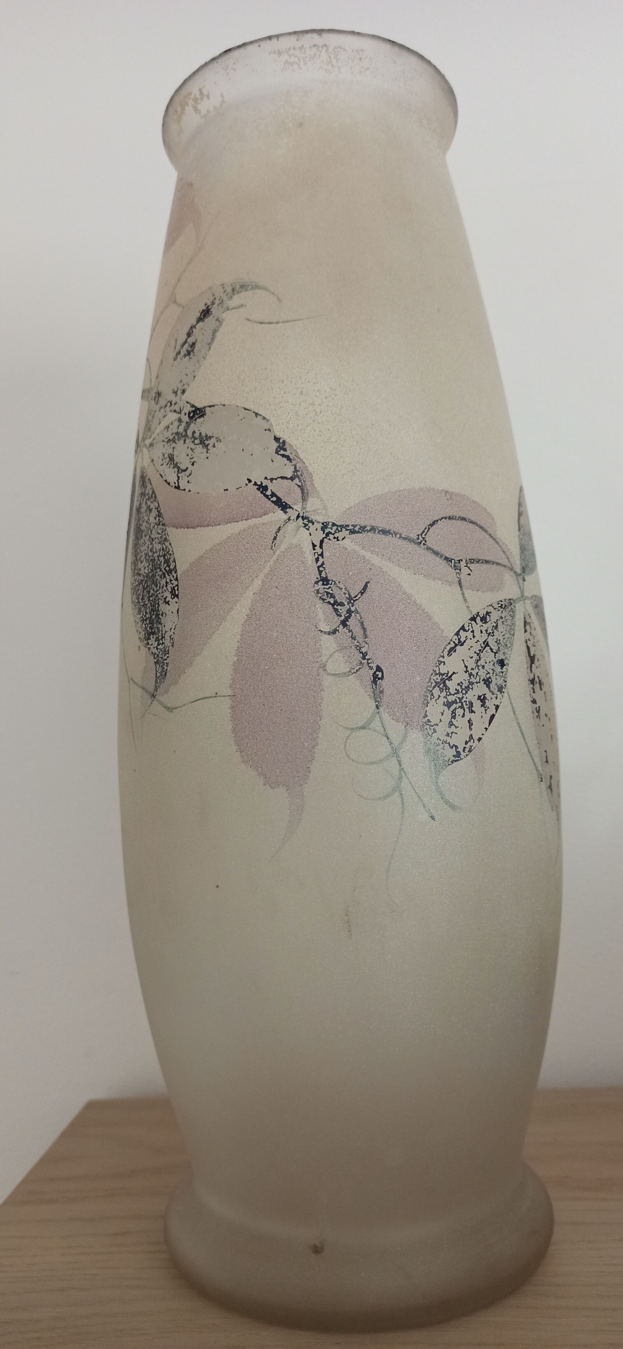 Vase in glass paste