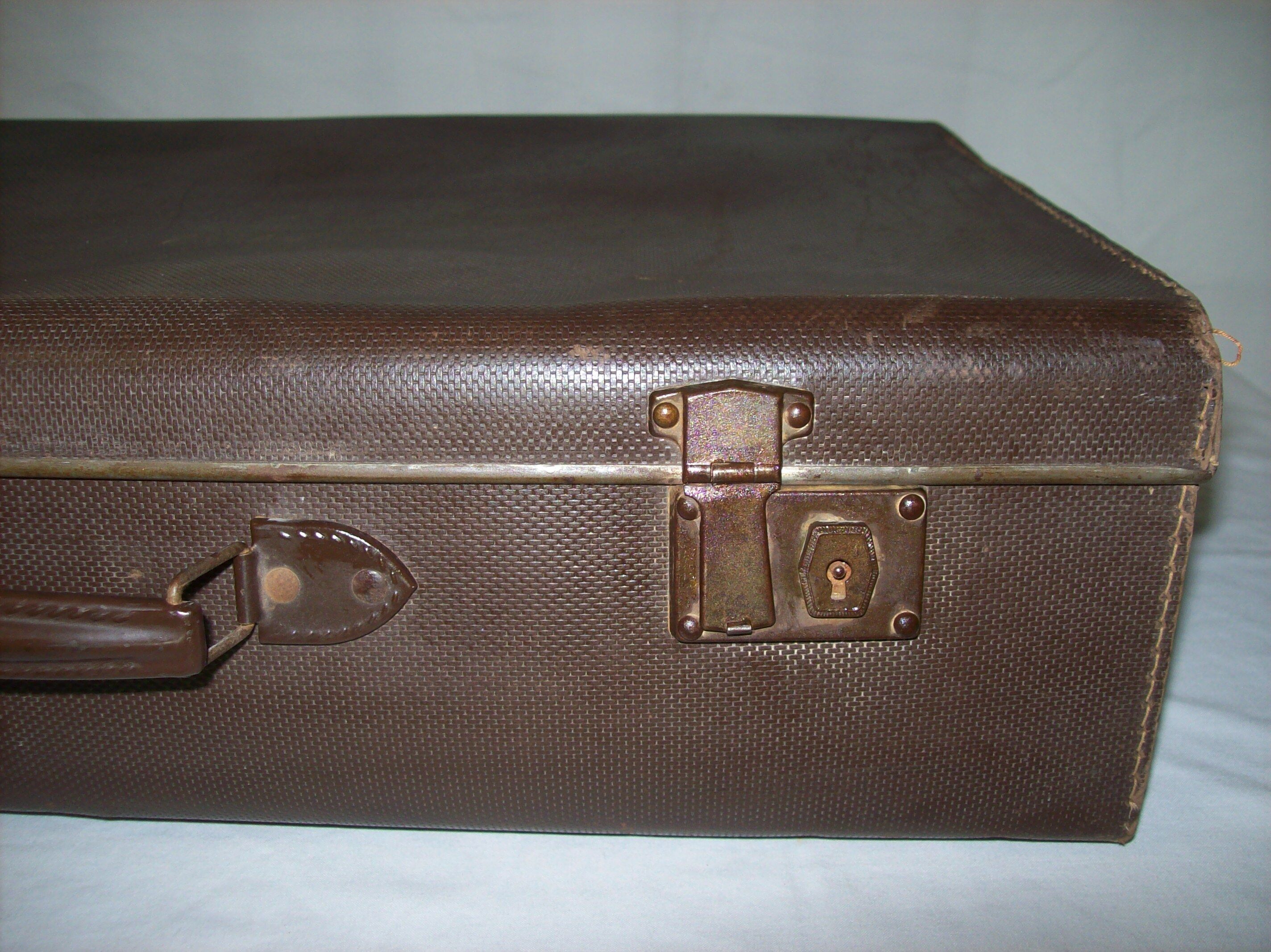 Suitcase from the 30/40 years