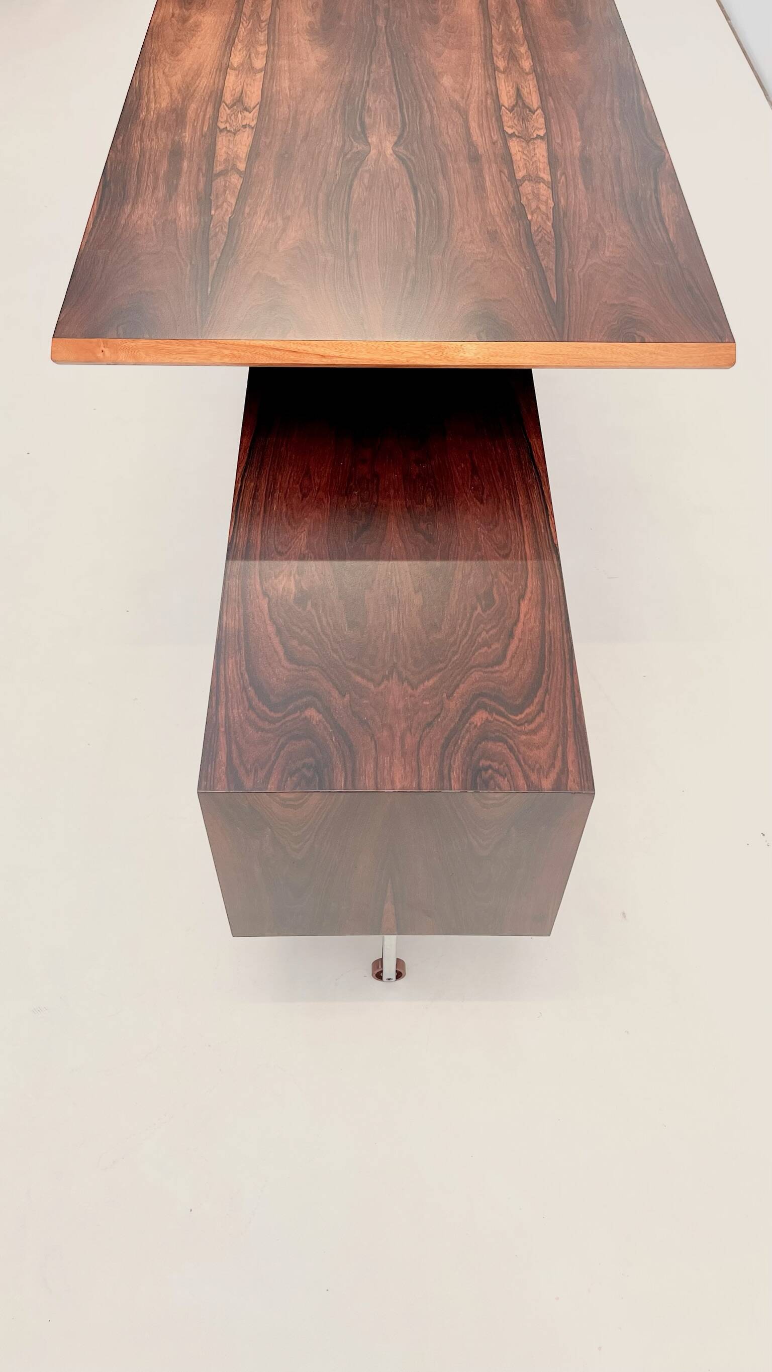 Early commissionned variant of a 'T95' Desk