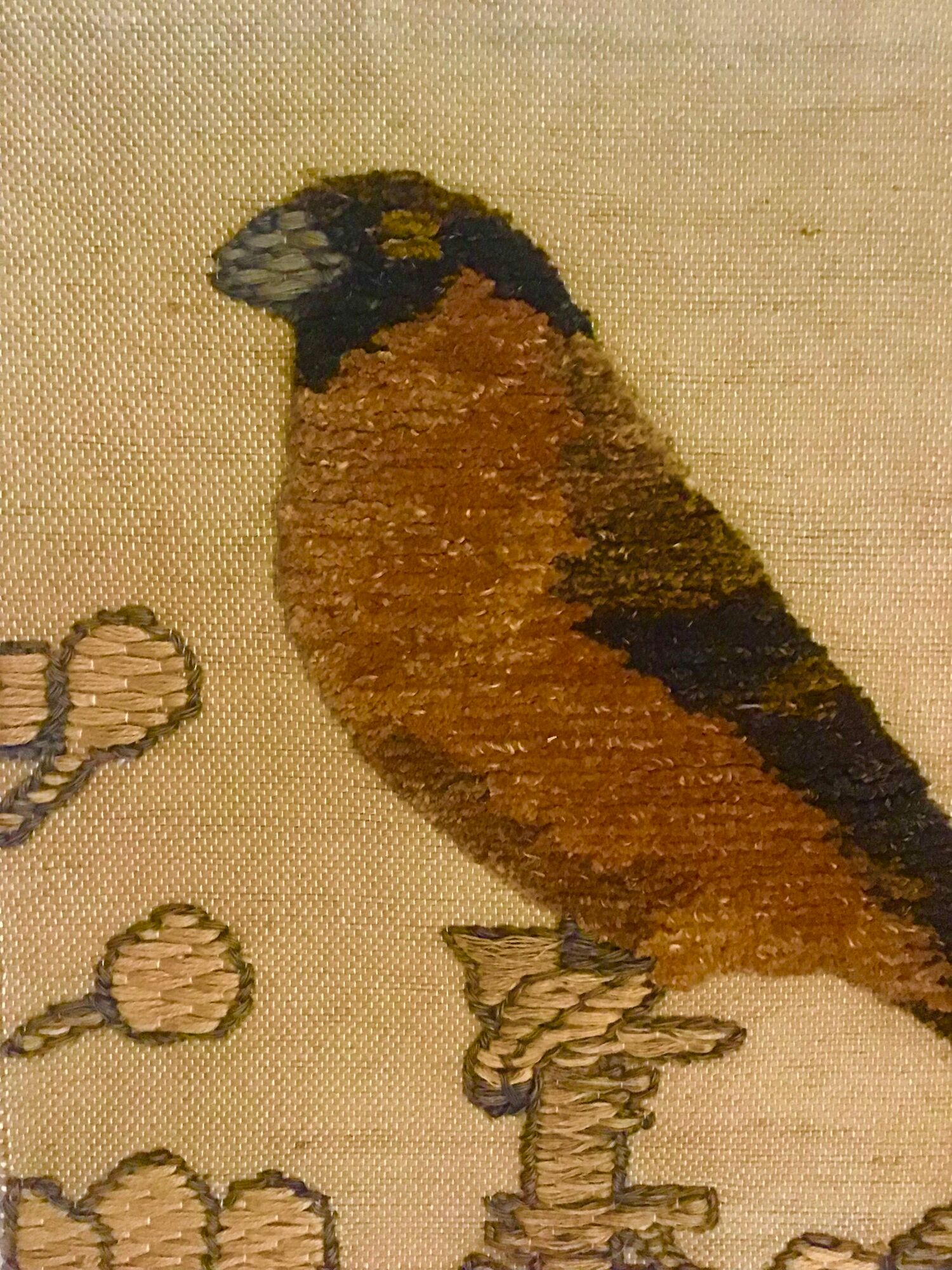 Hanging birds in natural fiber and wool