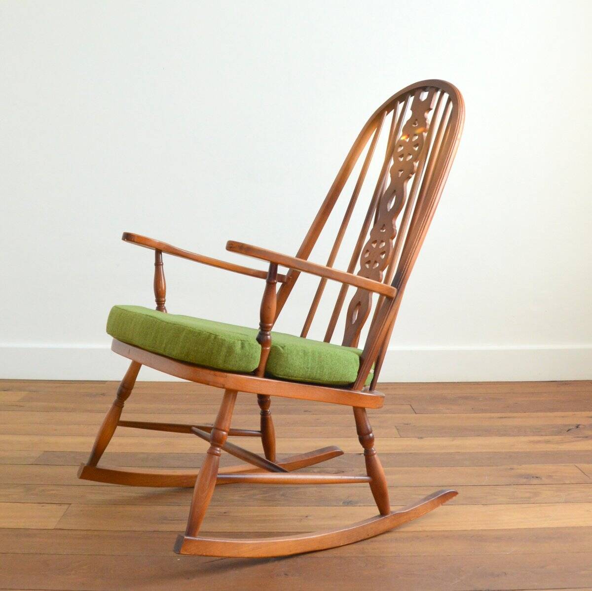 Rocking chair Windsor  vintage 1950s