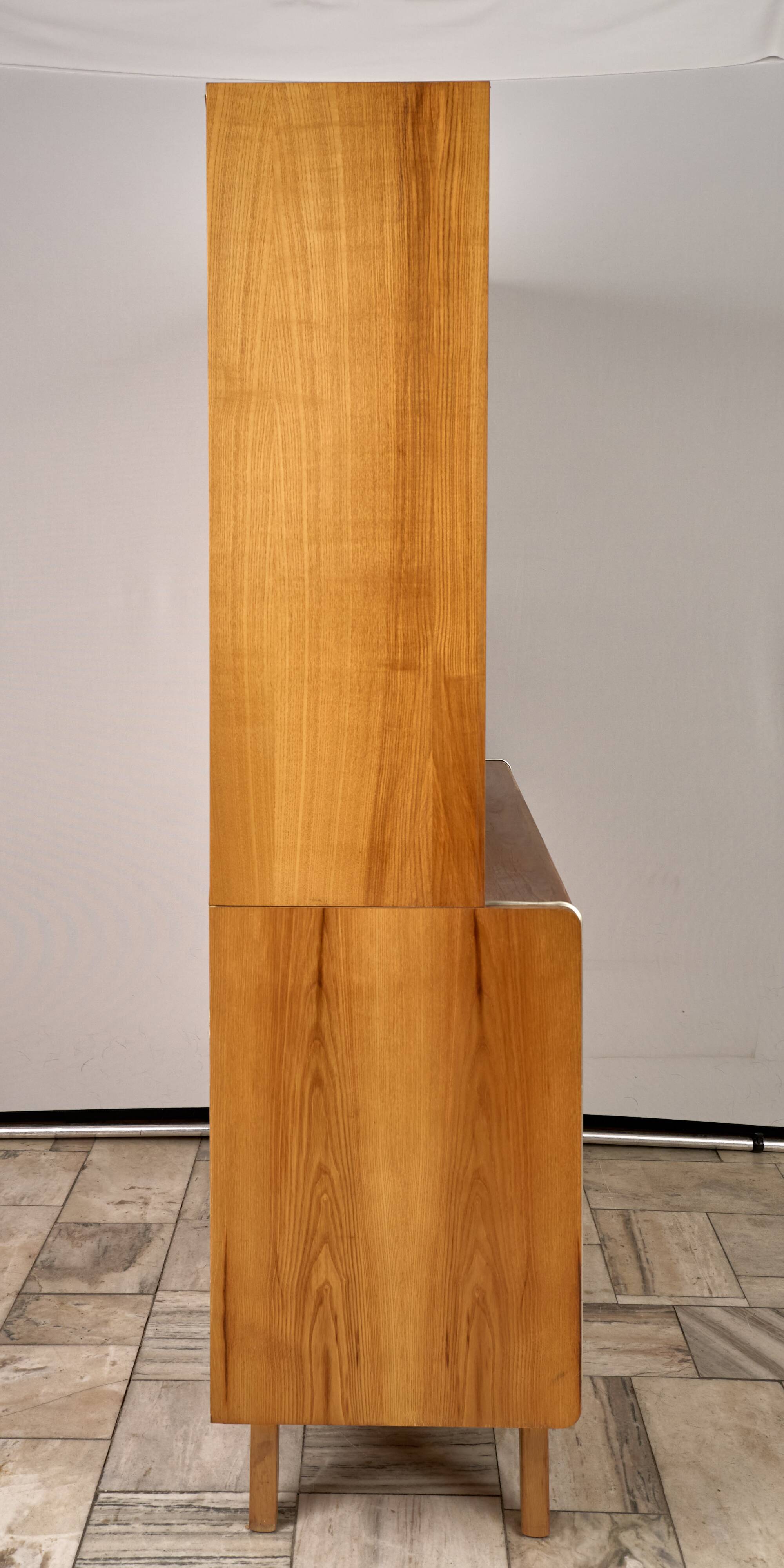 Vitrine par Hubert Nepožitek et Bohumil Landsman pour Jitona, années 1970.