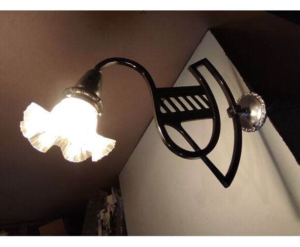 Italian art deco wall lamp in the shape of an S and tulip lyre in molded glass