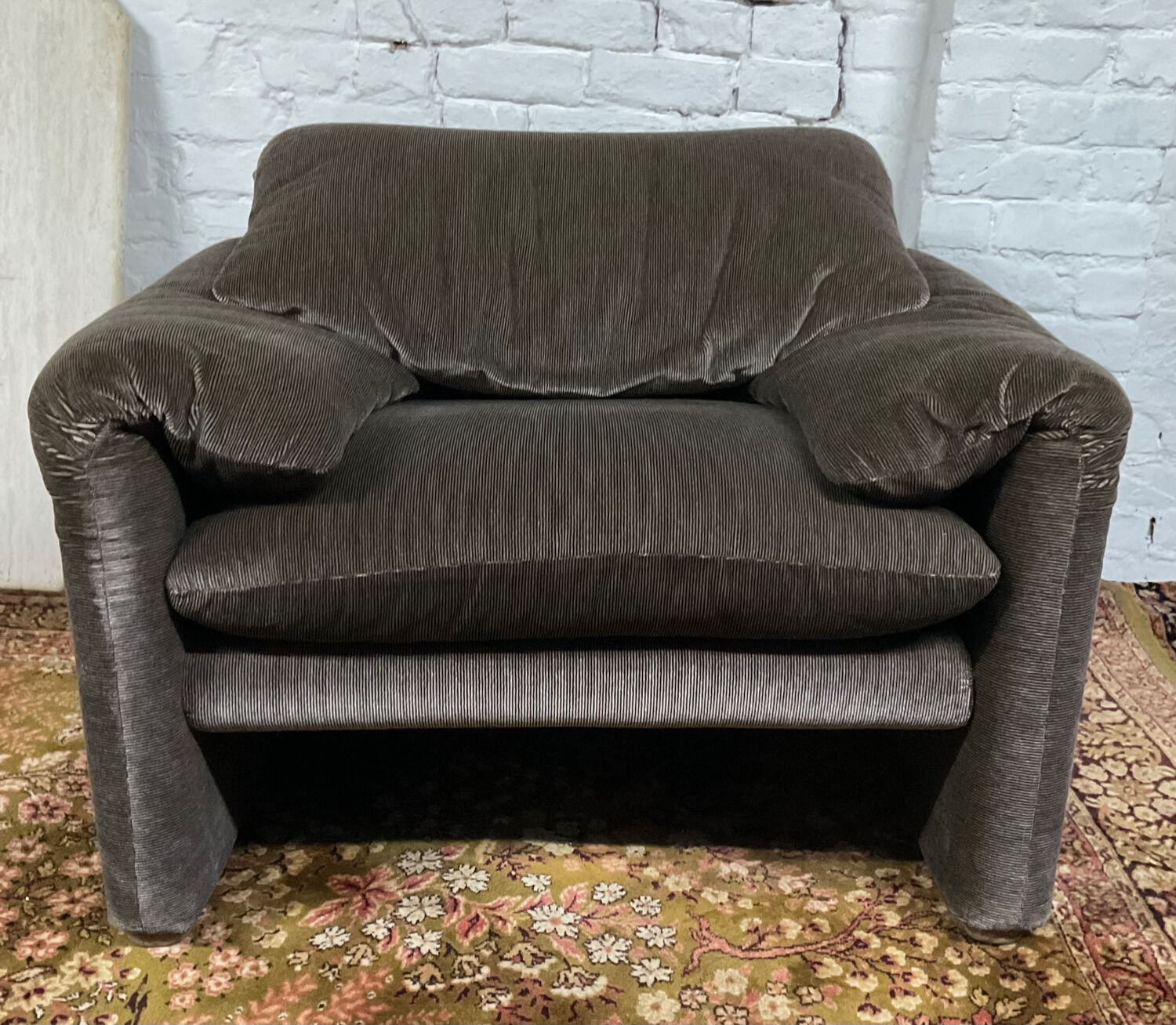 Maralunga armchair and Ottoman by Vico Magistretti 70s