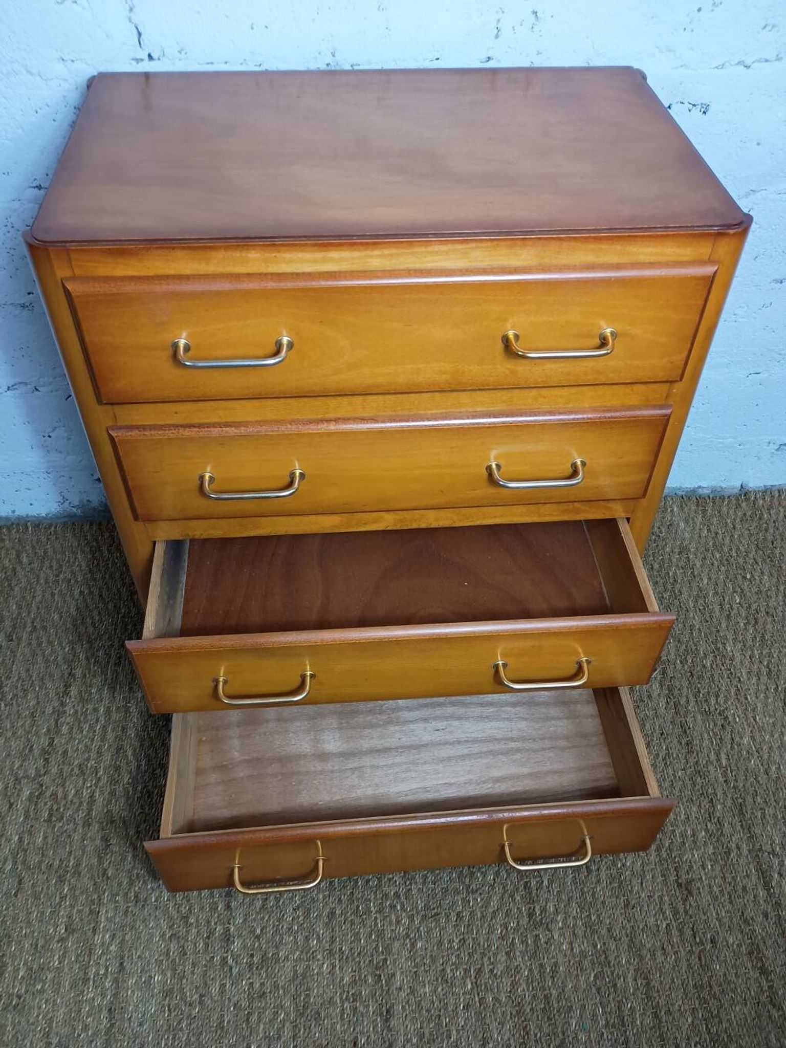 Commode pieds compas, années 60