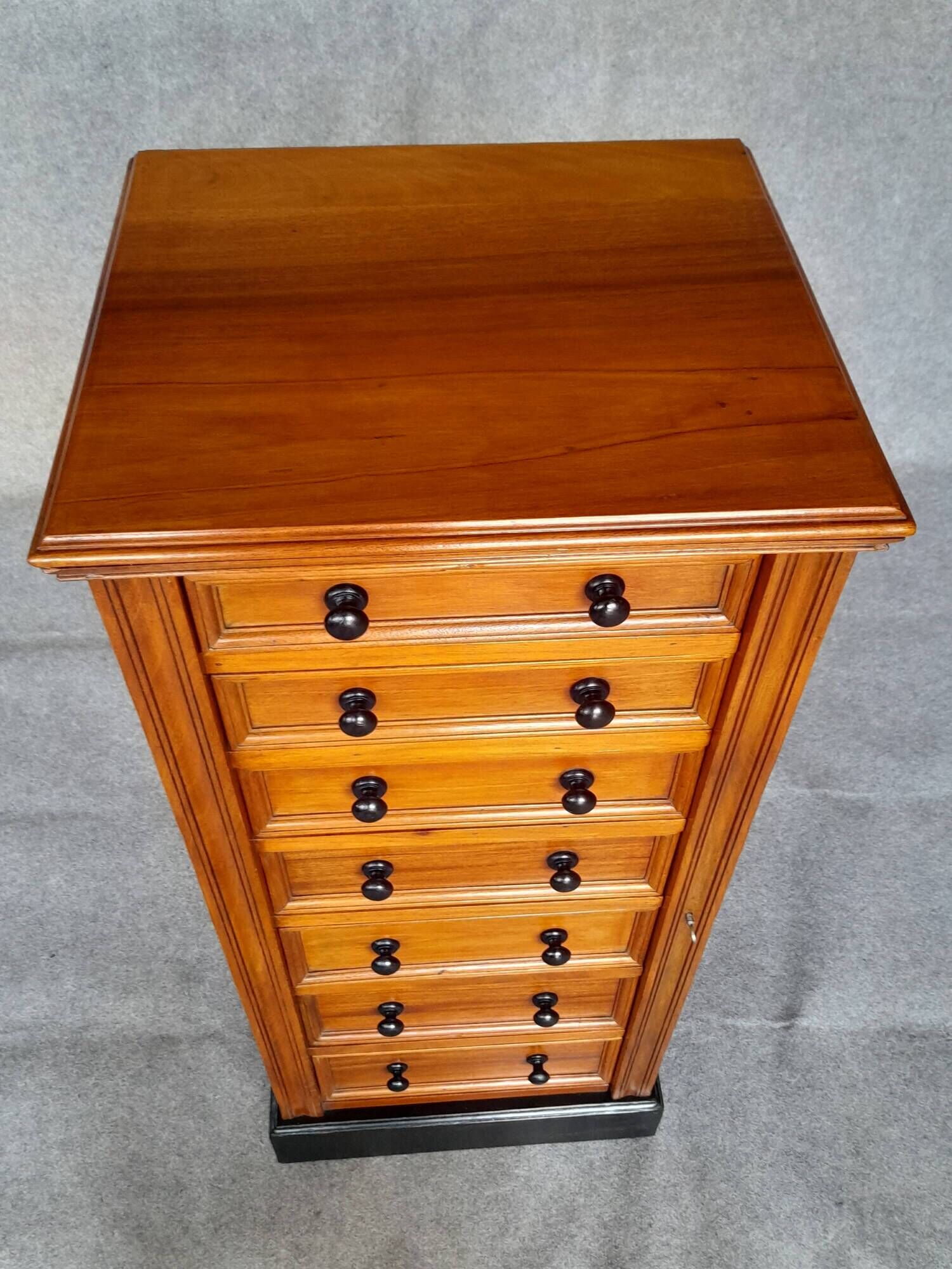 19th-century chest of drawers