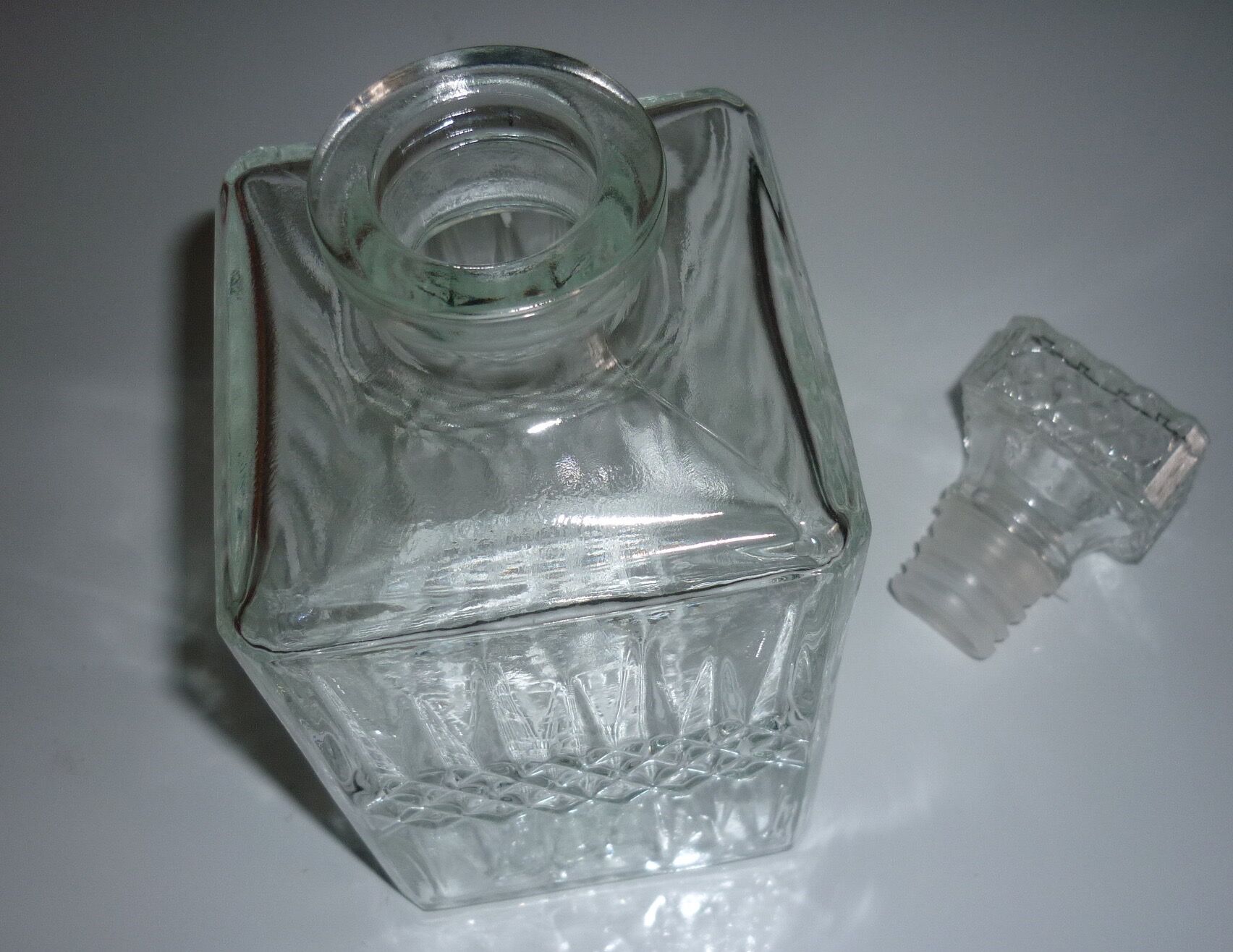 Square cap glass carafe