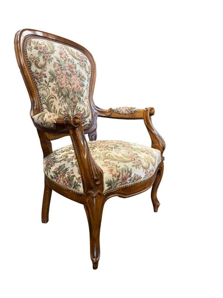 Vintage baroque armchair/seat/chair with floral pattern