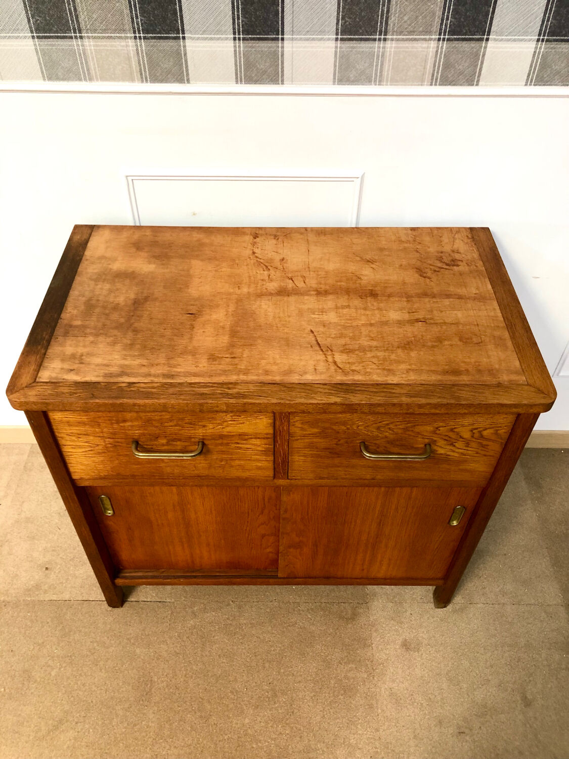 Sideboard sliding doors