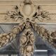 Miroir d'entrée de Château réchampi de style Louis XVI
