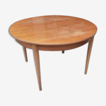Extendable round table of the 1960s