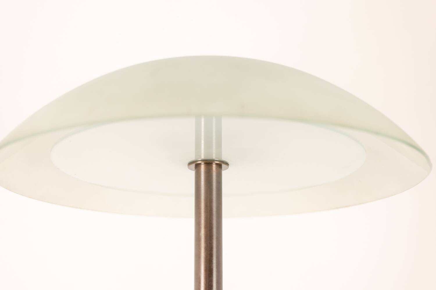 Andrée Putman Paire de lampadaires de style Art Déco. Vers 1980