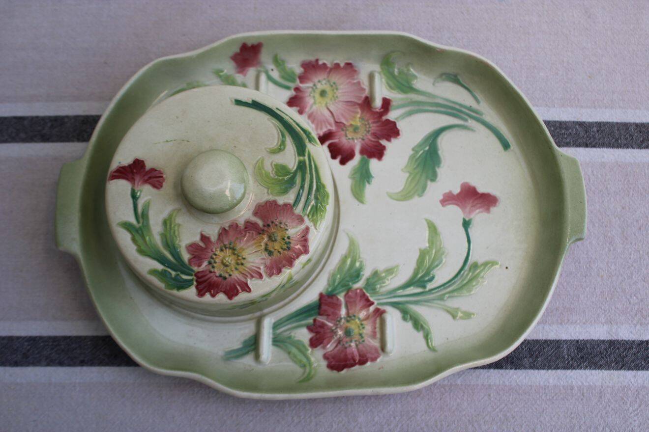 Ceramic cheese board