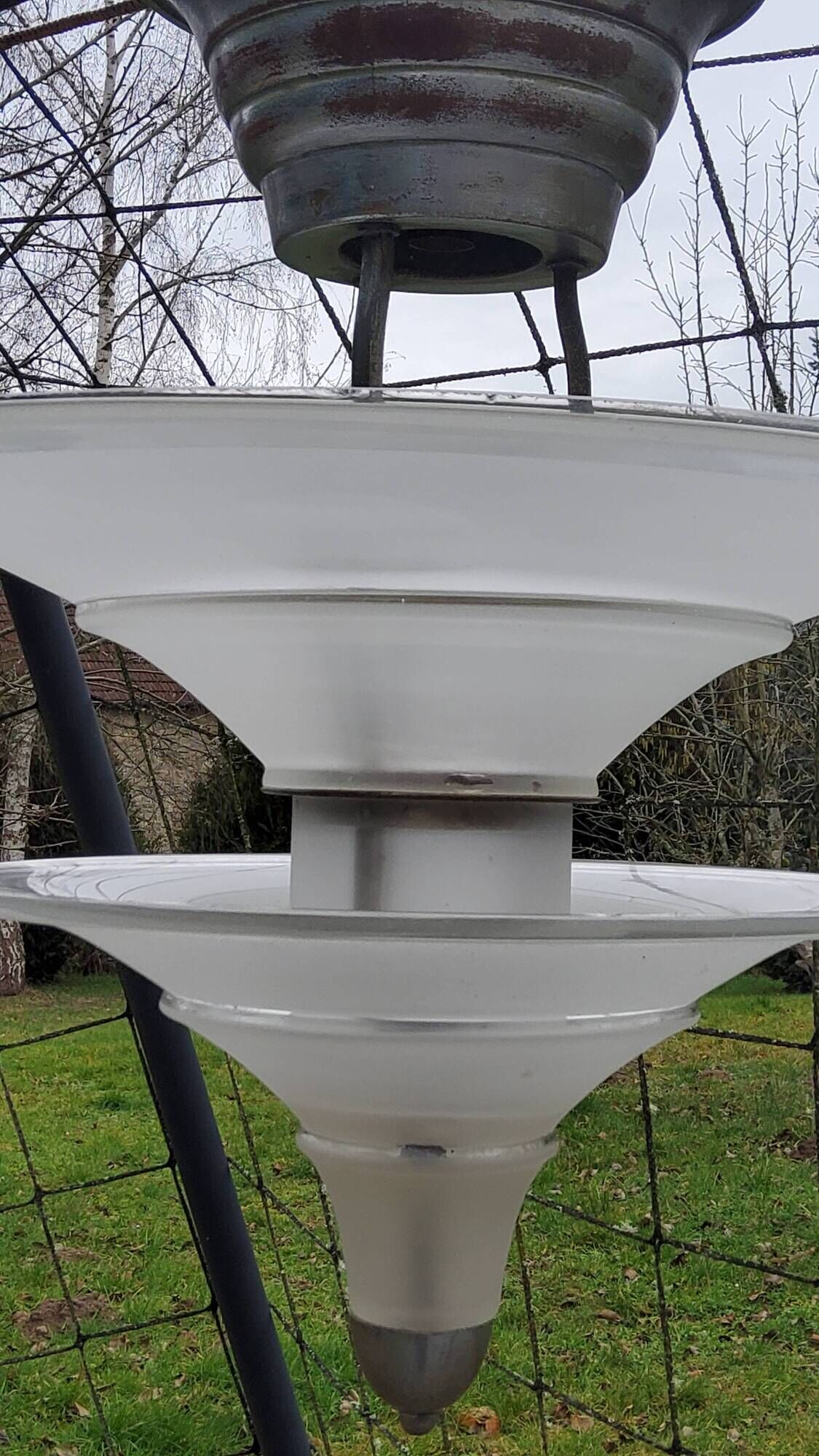 Art Deco chandelier in bronze and silvered brass double sink in opalescent glass