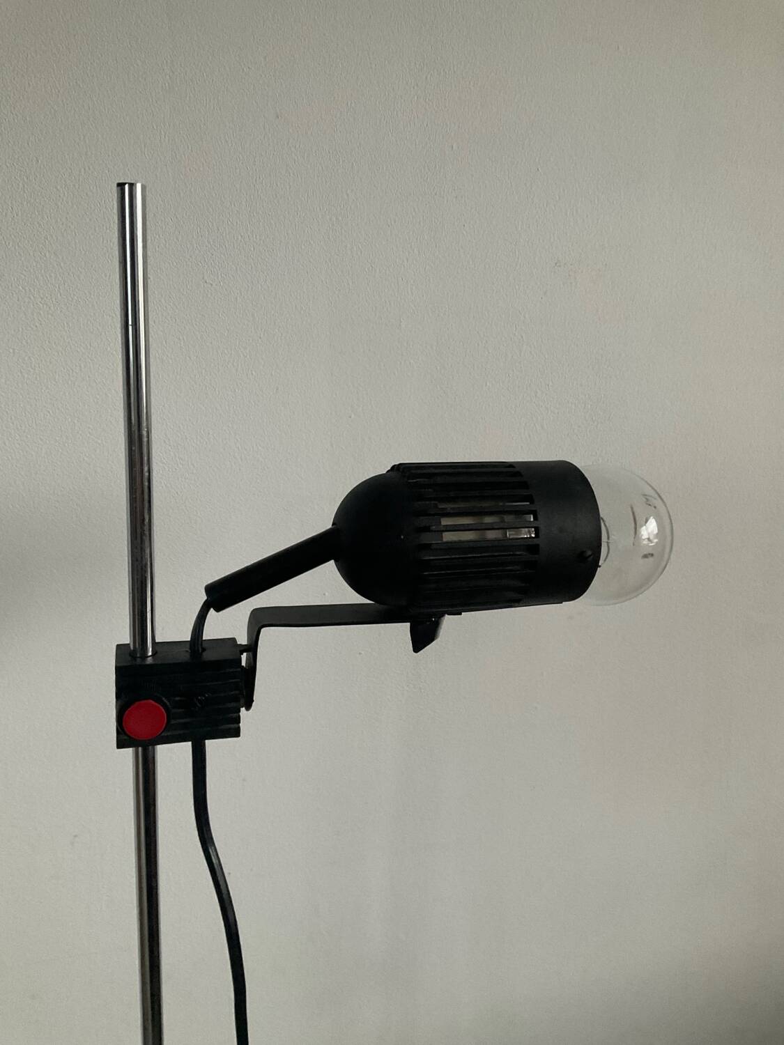 Adjustable spotlight floor lamp from the 70s-80s