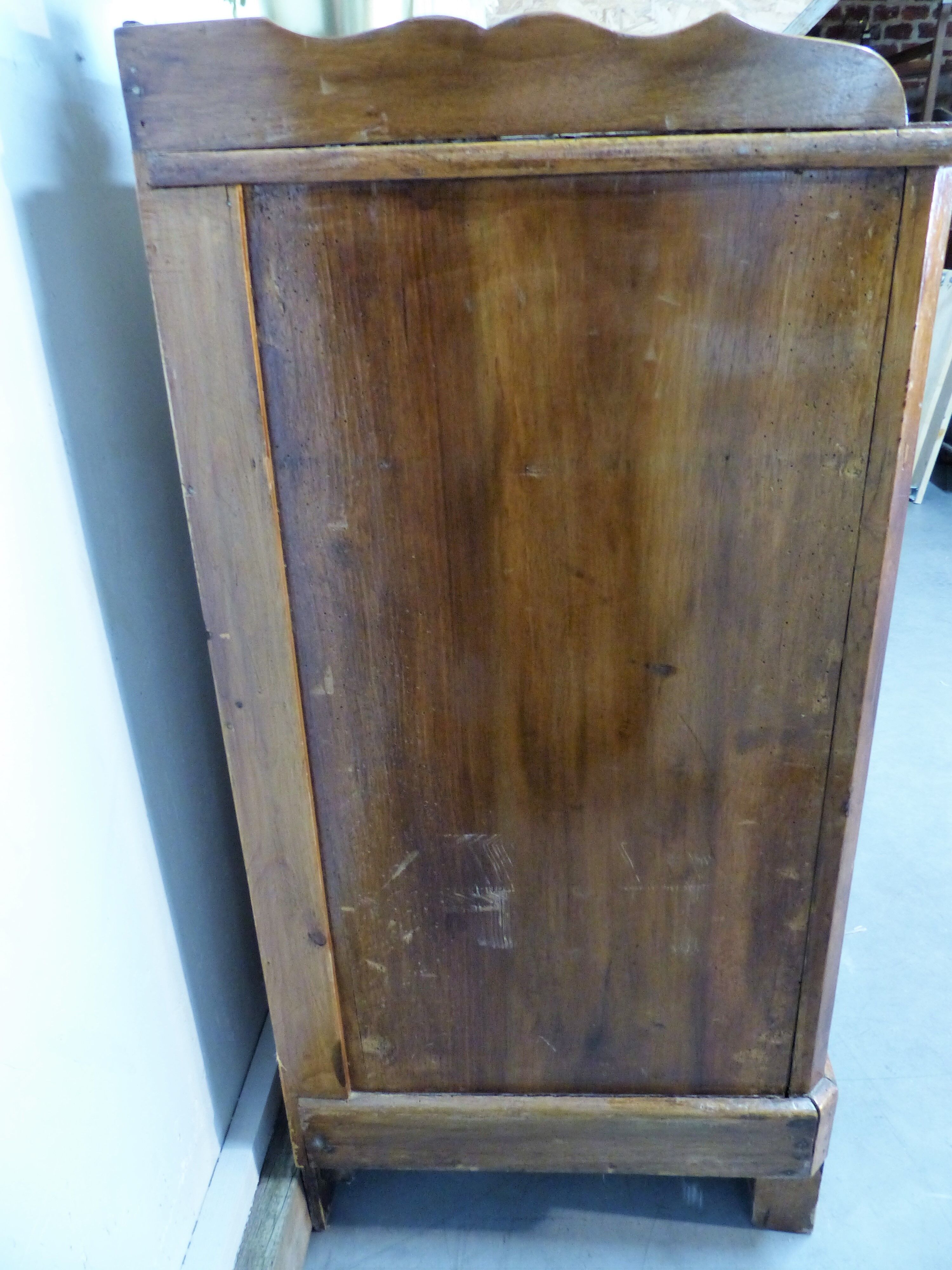 Old dresser 4 drawers