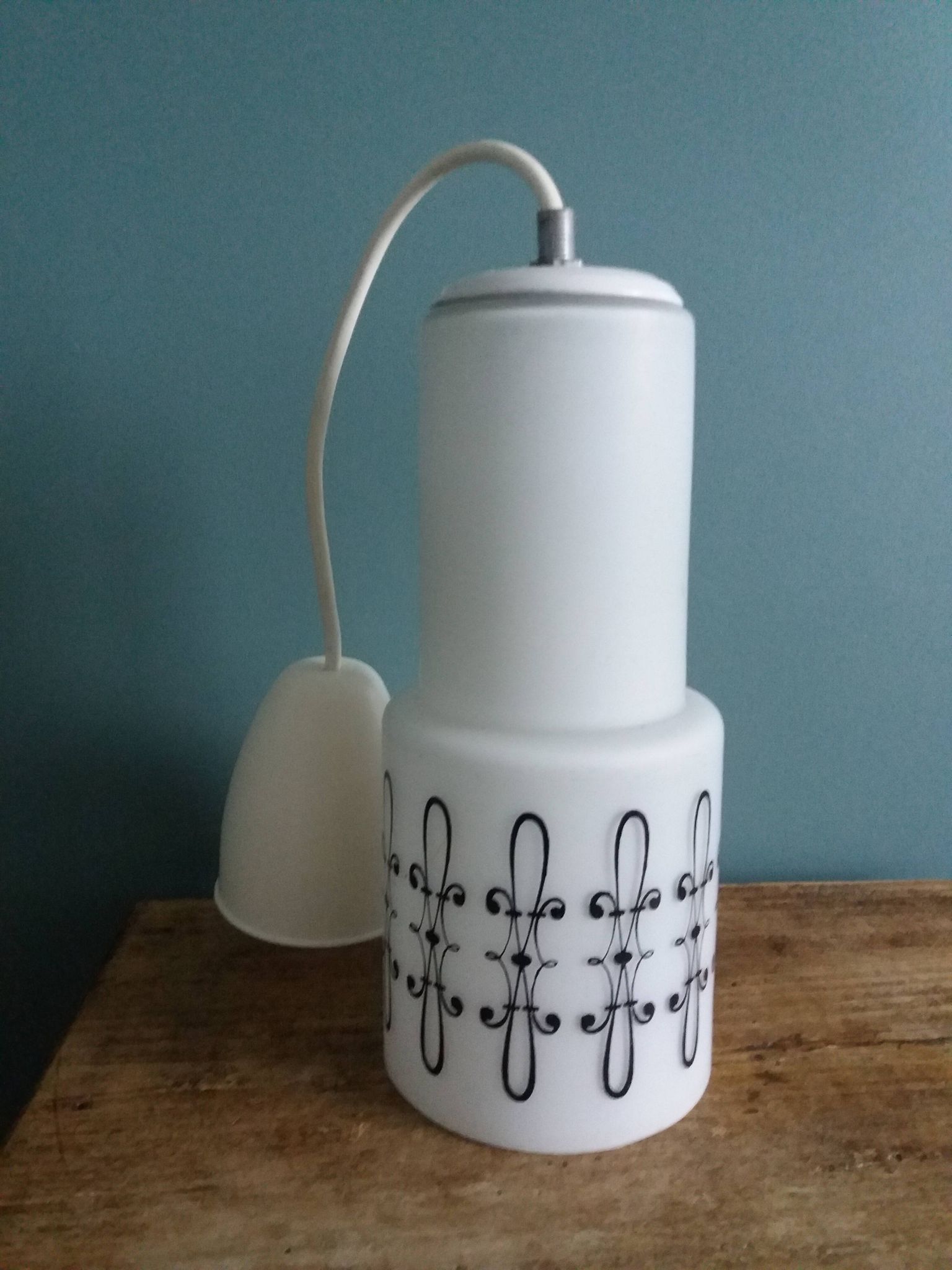 Suspension lampe abat jour verre motif arabesque
