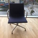 7 fauteuils, 1 chaise Charles & Ray Eames