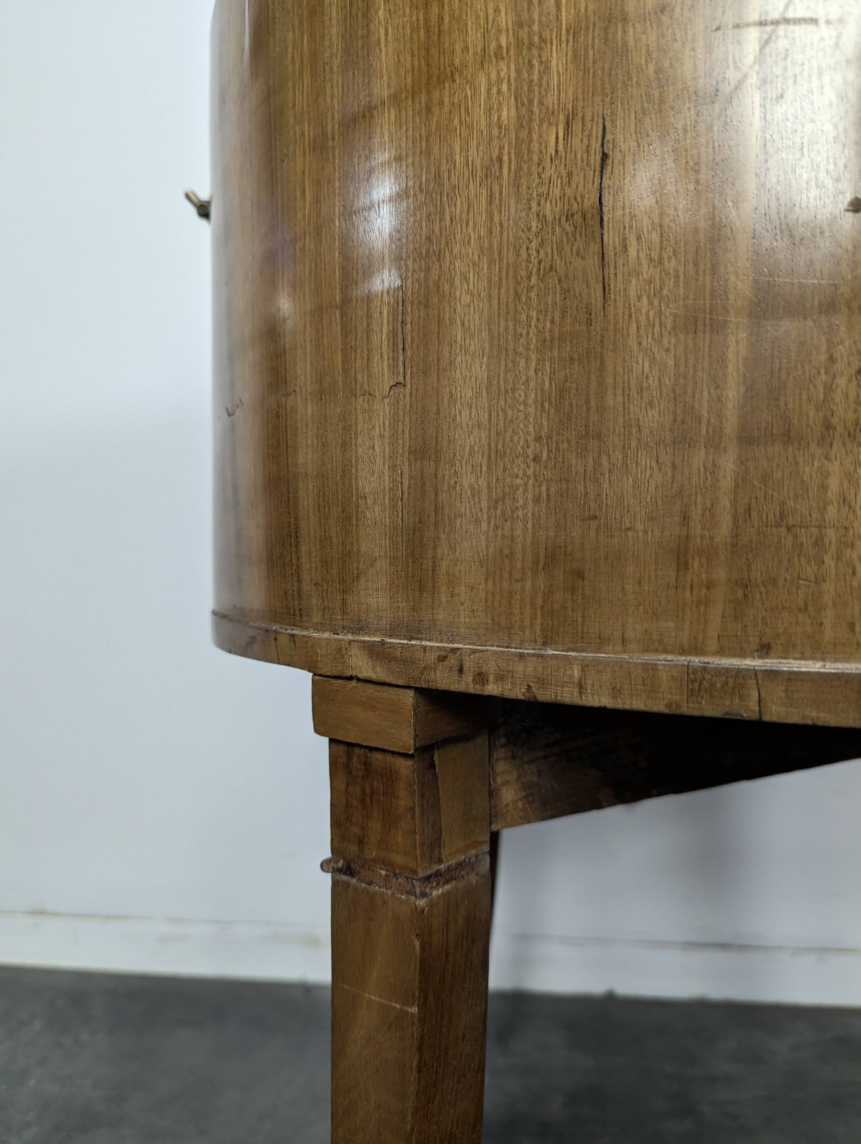 English Cellaret Bar Cabinet in Mahogany, Georgian period