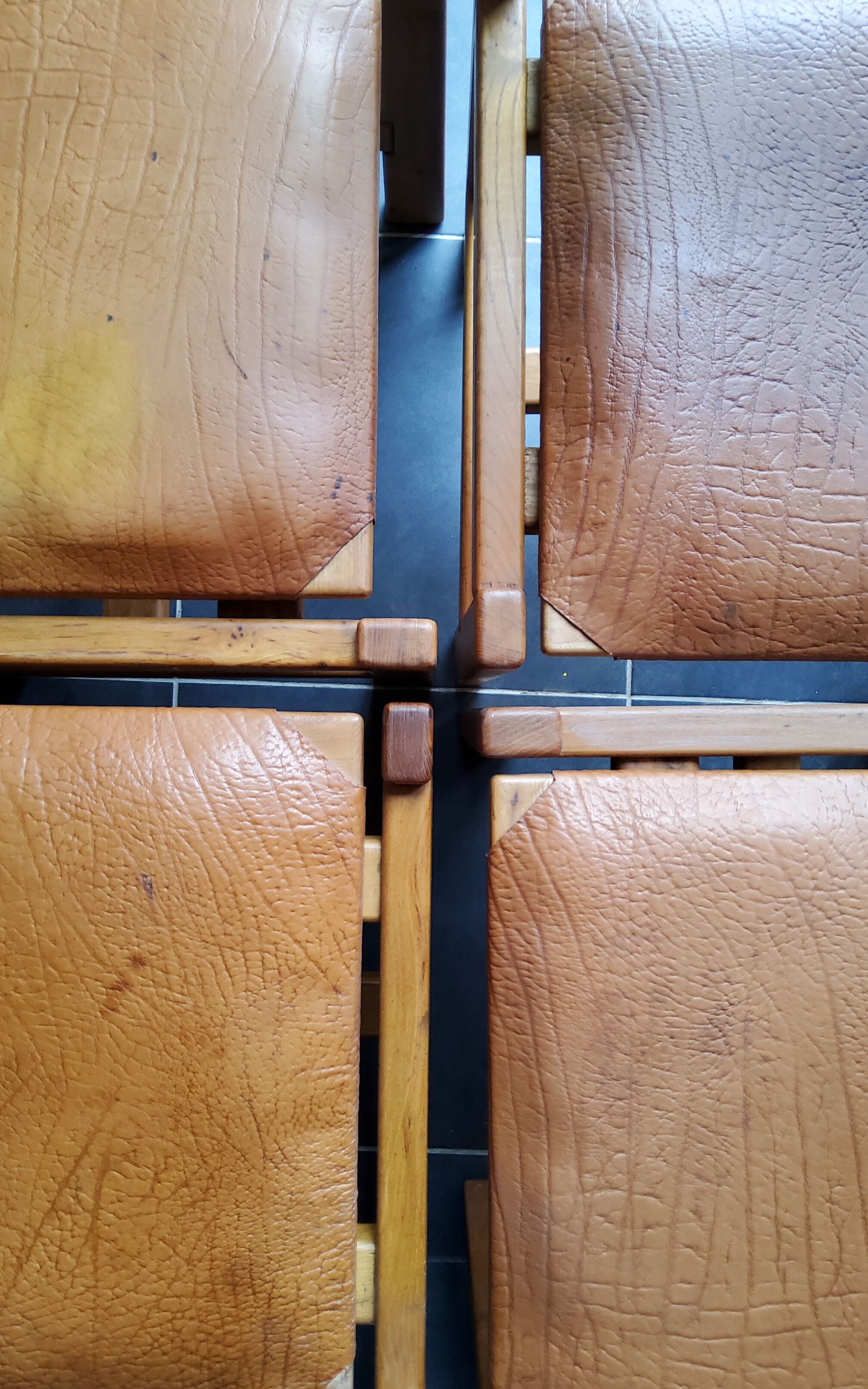 Chairs Maison Regain solid elm structure, leather seat and back