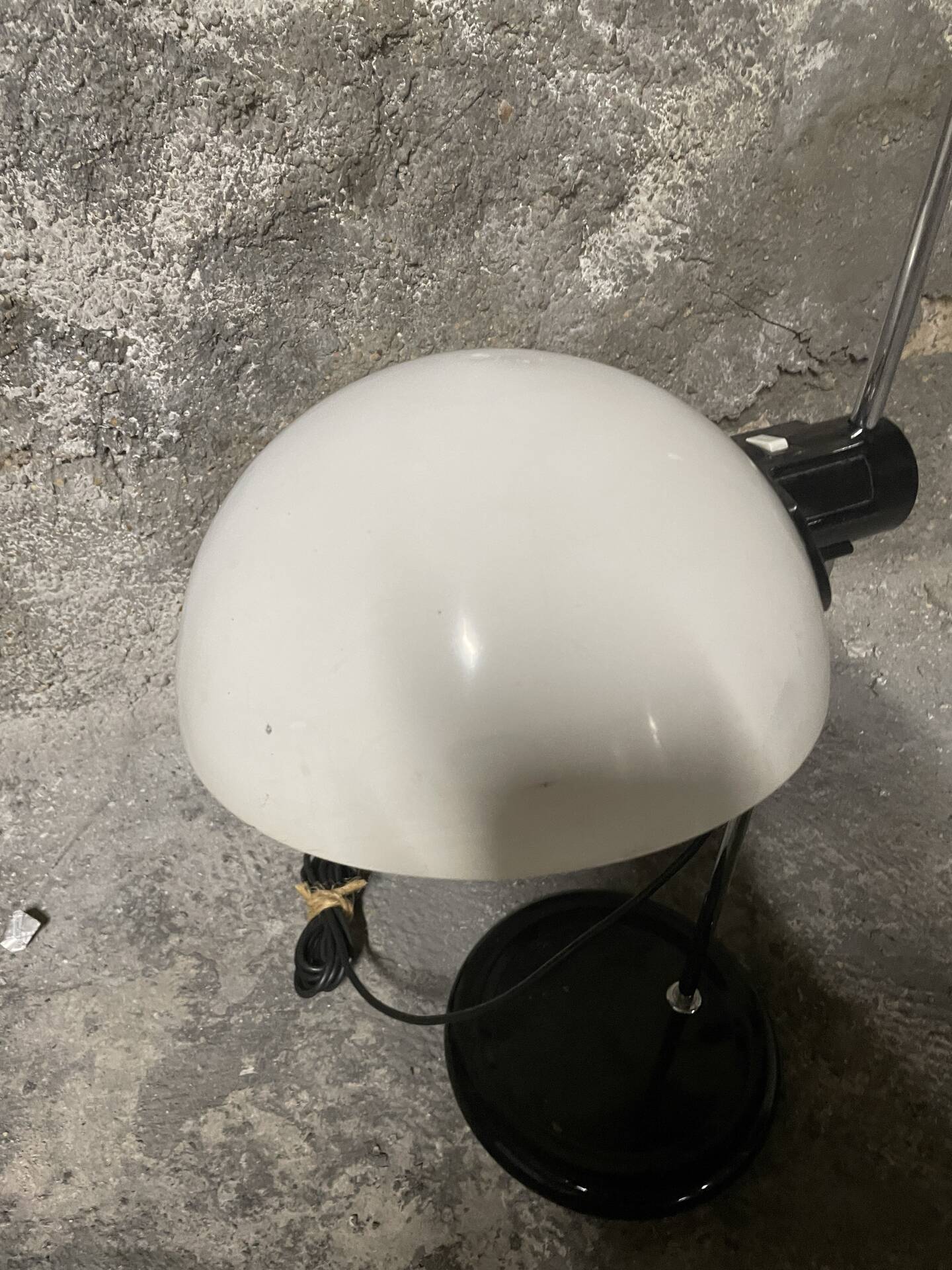Harvey Guzzini vintage Italian desk lamp from the 1970s.