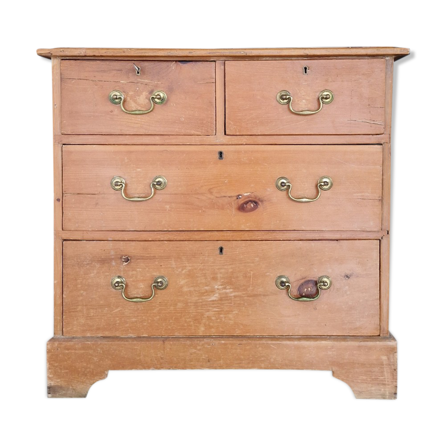 Pine chest of drawers