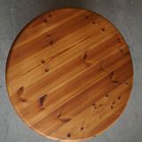 Modern round Danish coffee table in solid pine, Rainer Daumiller style, 1970s.