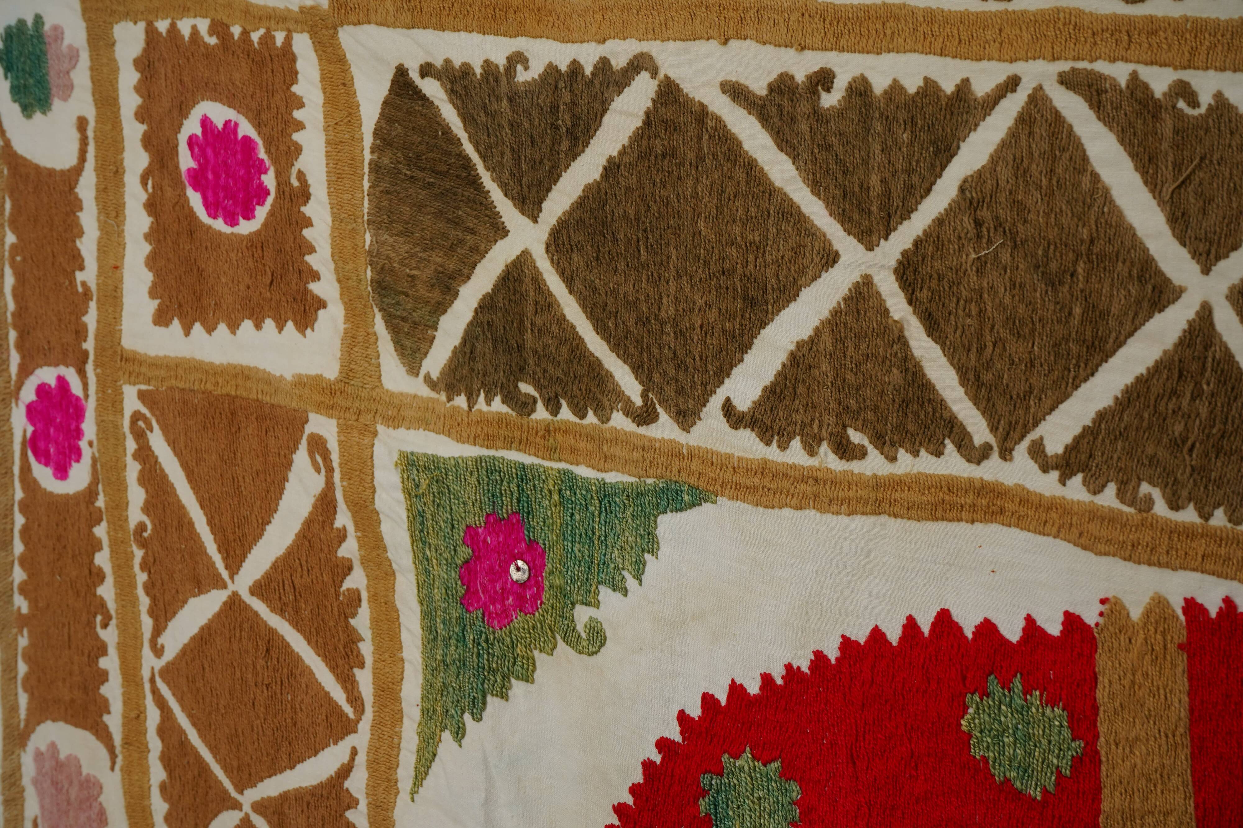 Vintage Turkish hand-knotted rug 124x138 cm