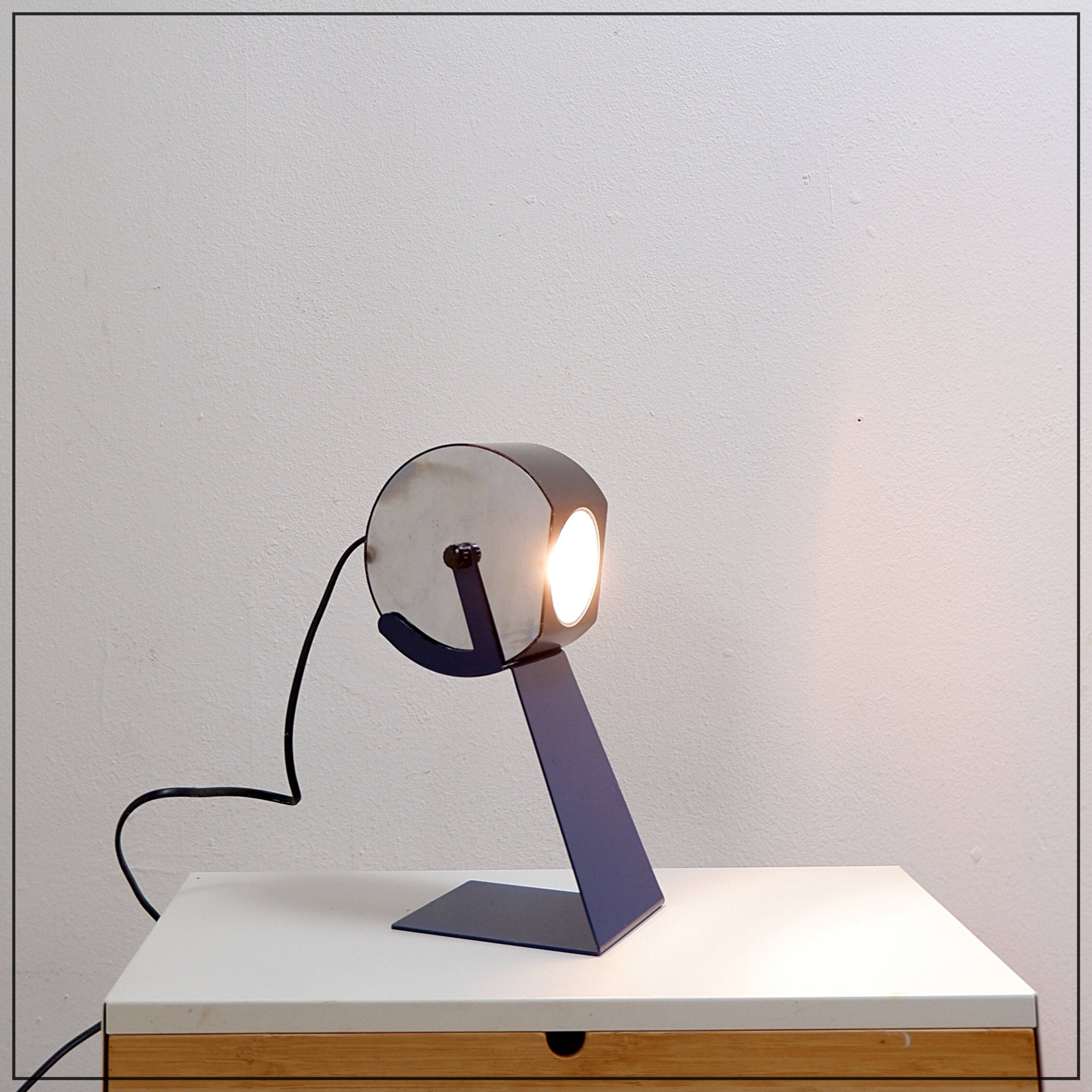 Vintage Italian articulated desk or bedside lamp - 1970s