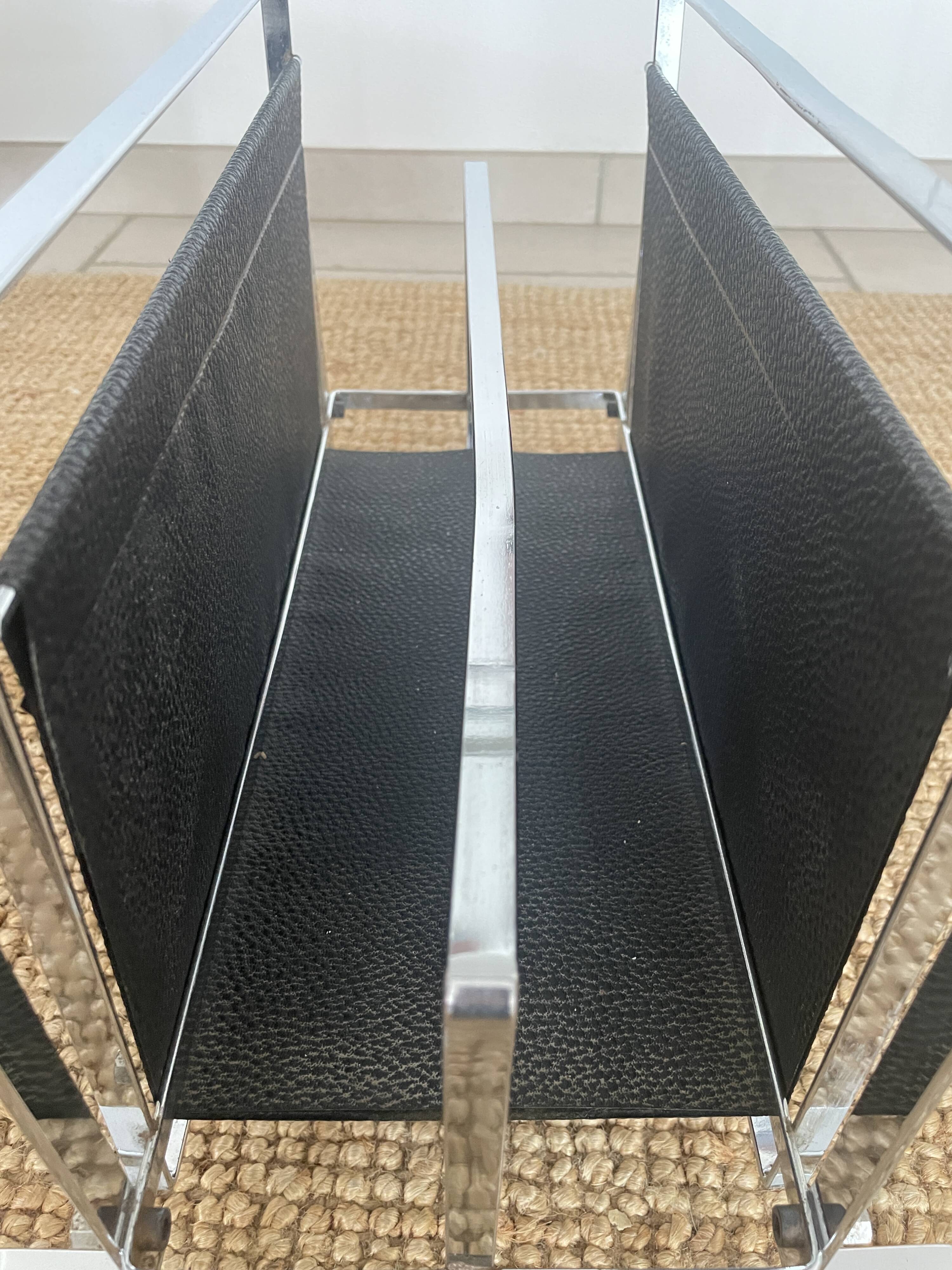 Side table - Bauhaus magazine rack