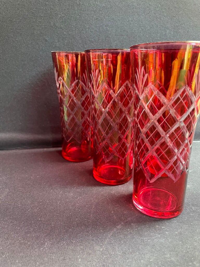 6 red glasses cut in orangeade – mid-twentieth