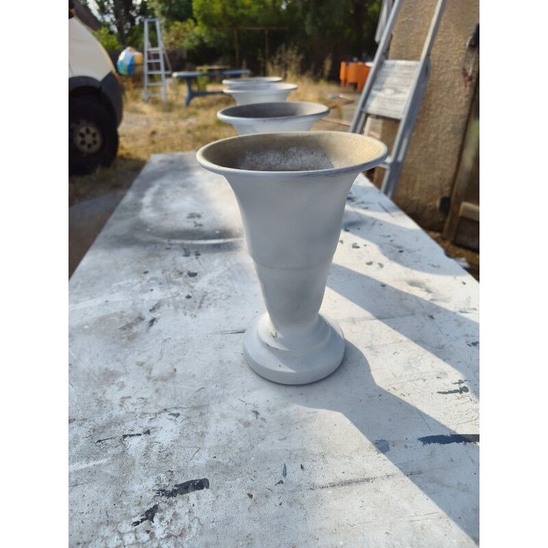 4 aluminium vases