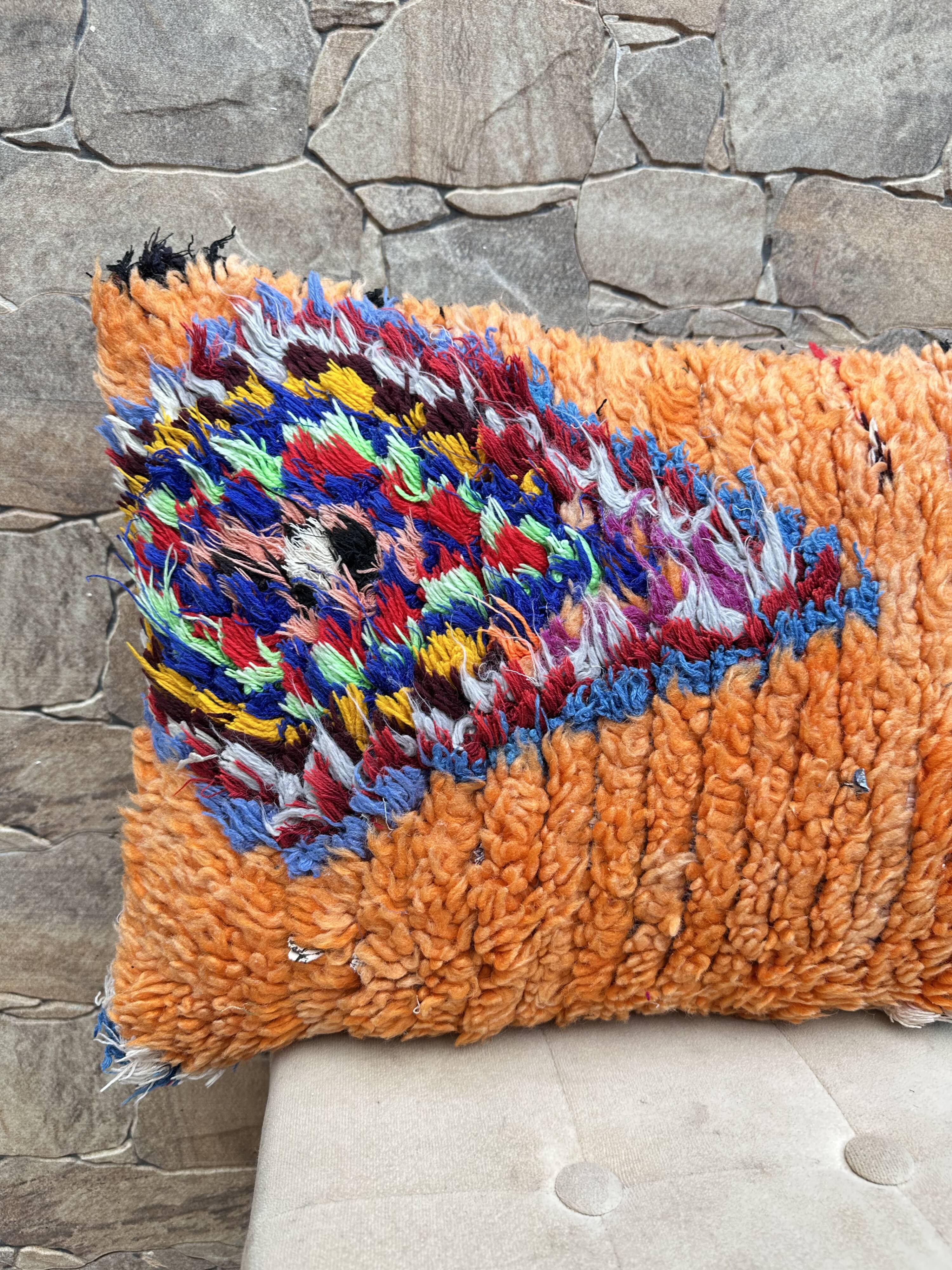 Vintage Berber Kilim cushion cover: Moroccan wool cushion.
