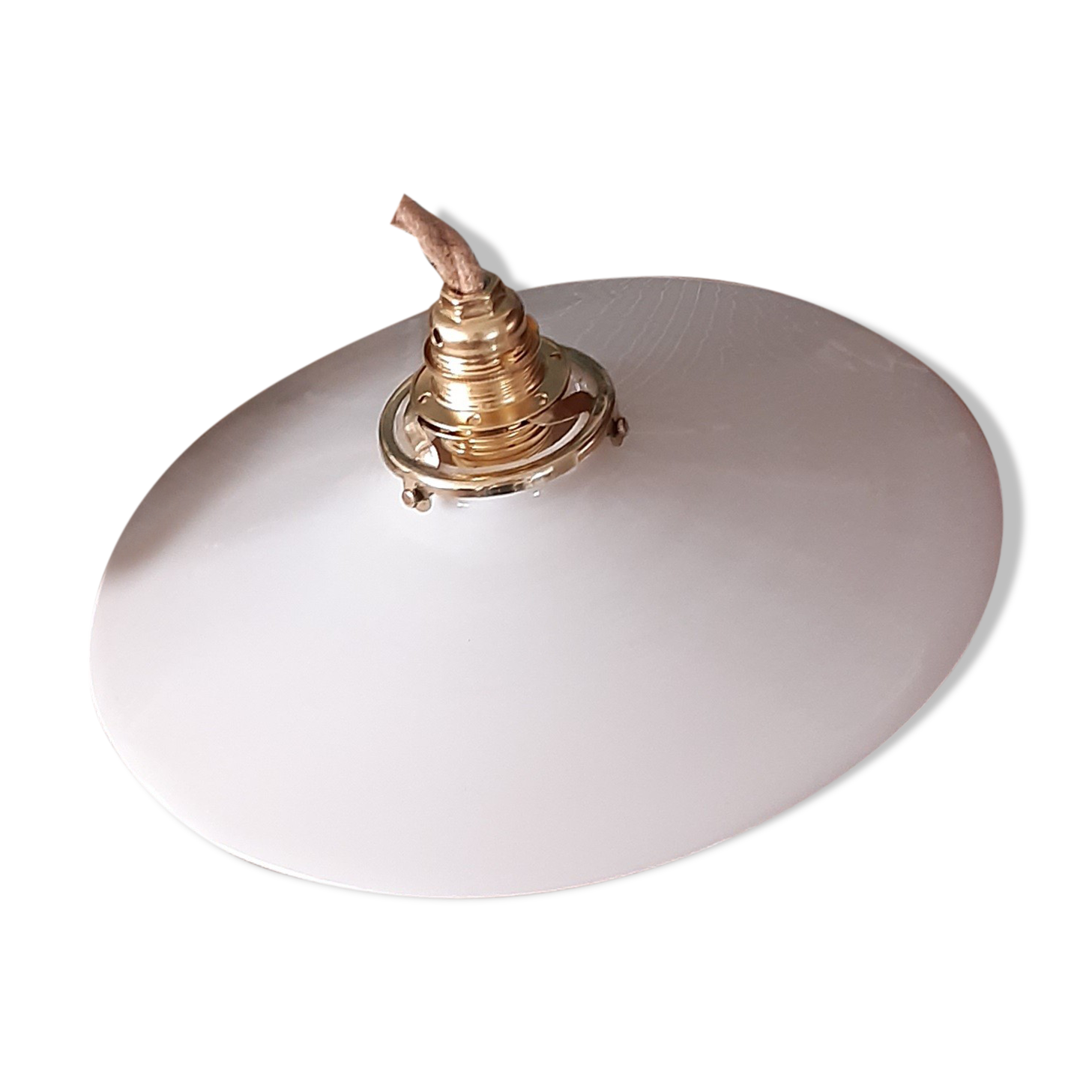 White opaline suspension