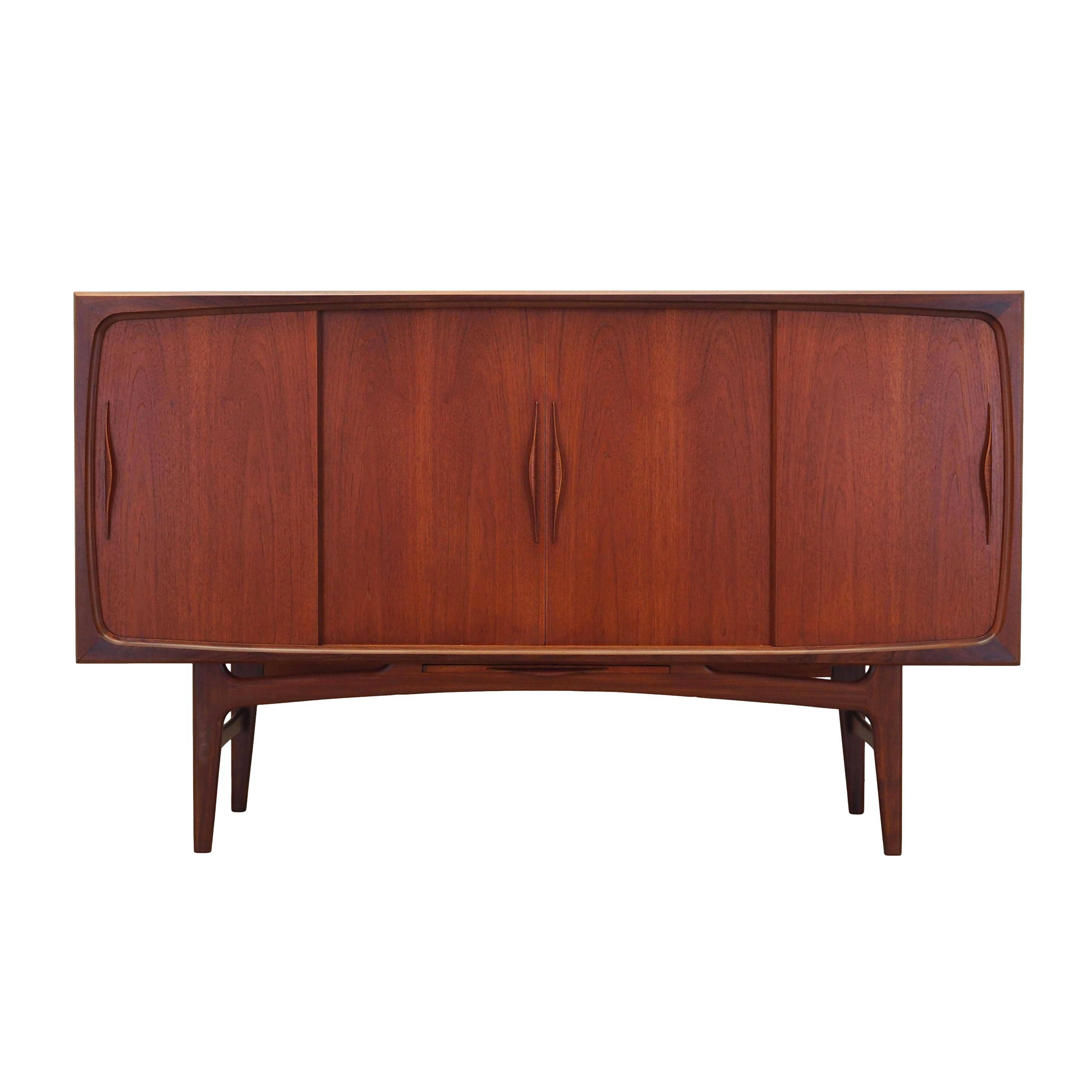 Buffet haut en teck, design danois, années 1970, fabrication : Danemark