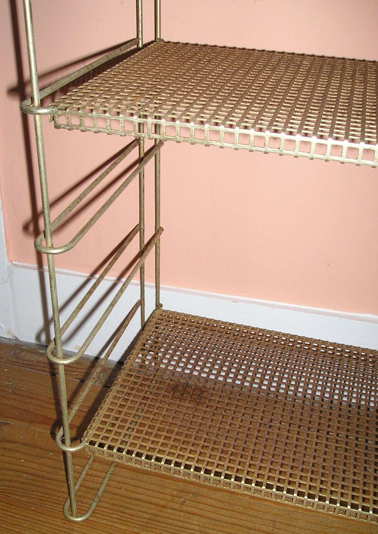 Etagère vintage Tomado métal perforé