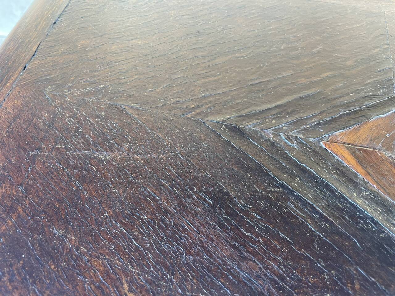 Table d'appoint Art déco en noyer avec étagère, années 1930