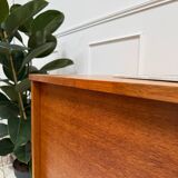 Sideboard with compass feet