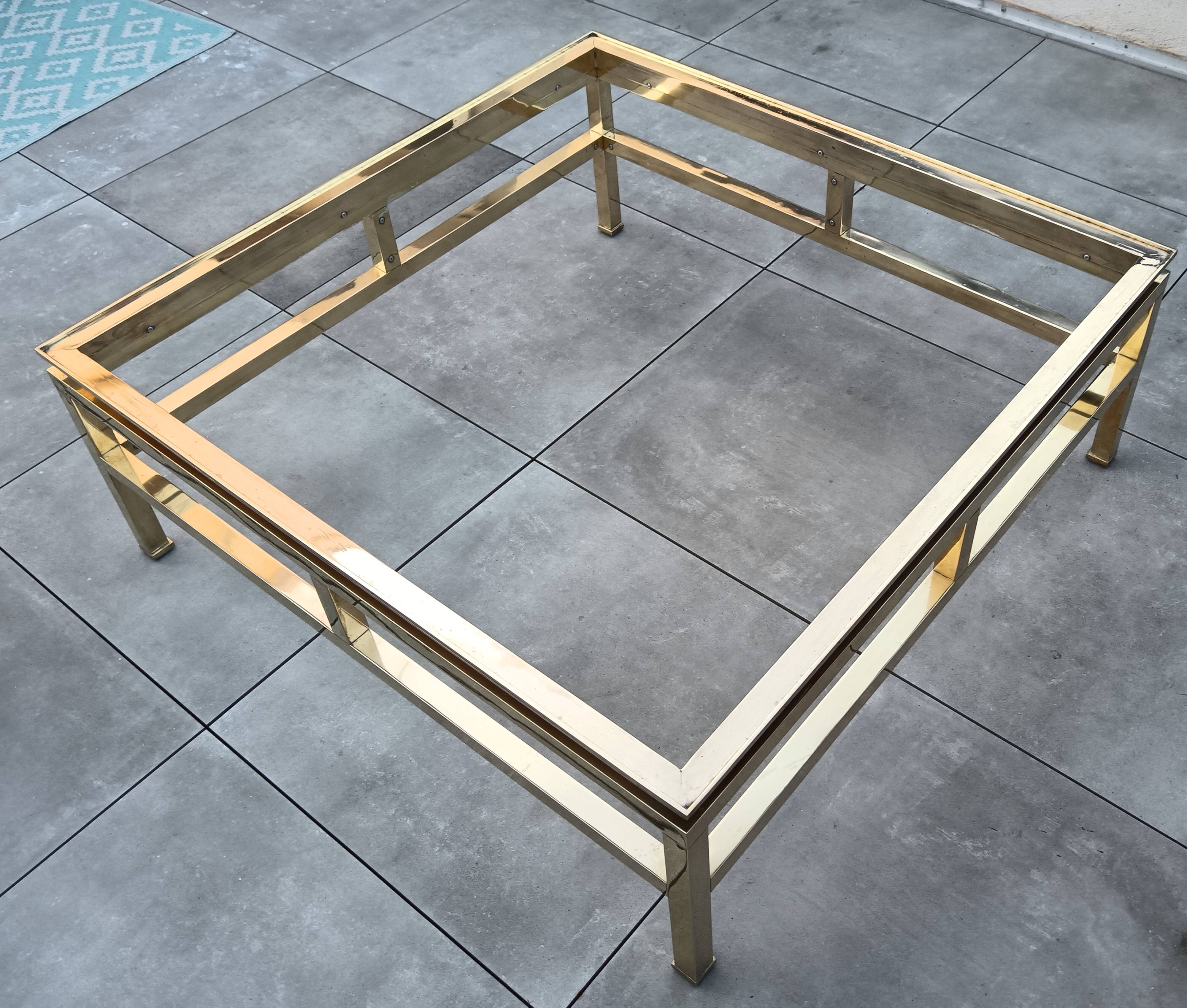 Table basse Guy Lefevre maison Jansen, laiton doré et travertin