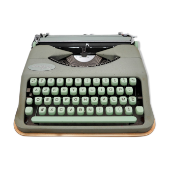 Typewriter hermes baby rocket lime green with its brown suitcase revised ribbon new