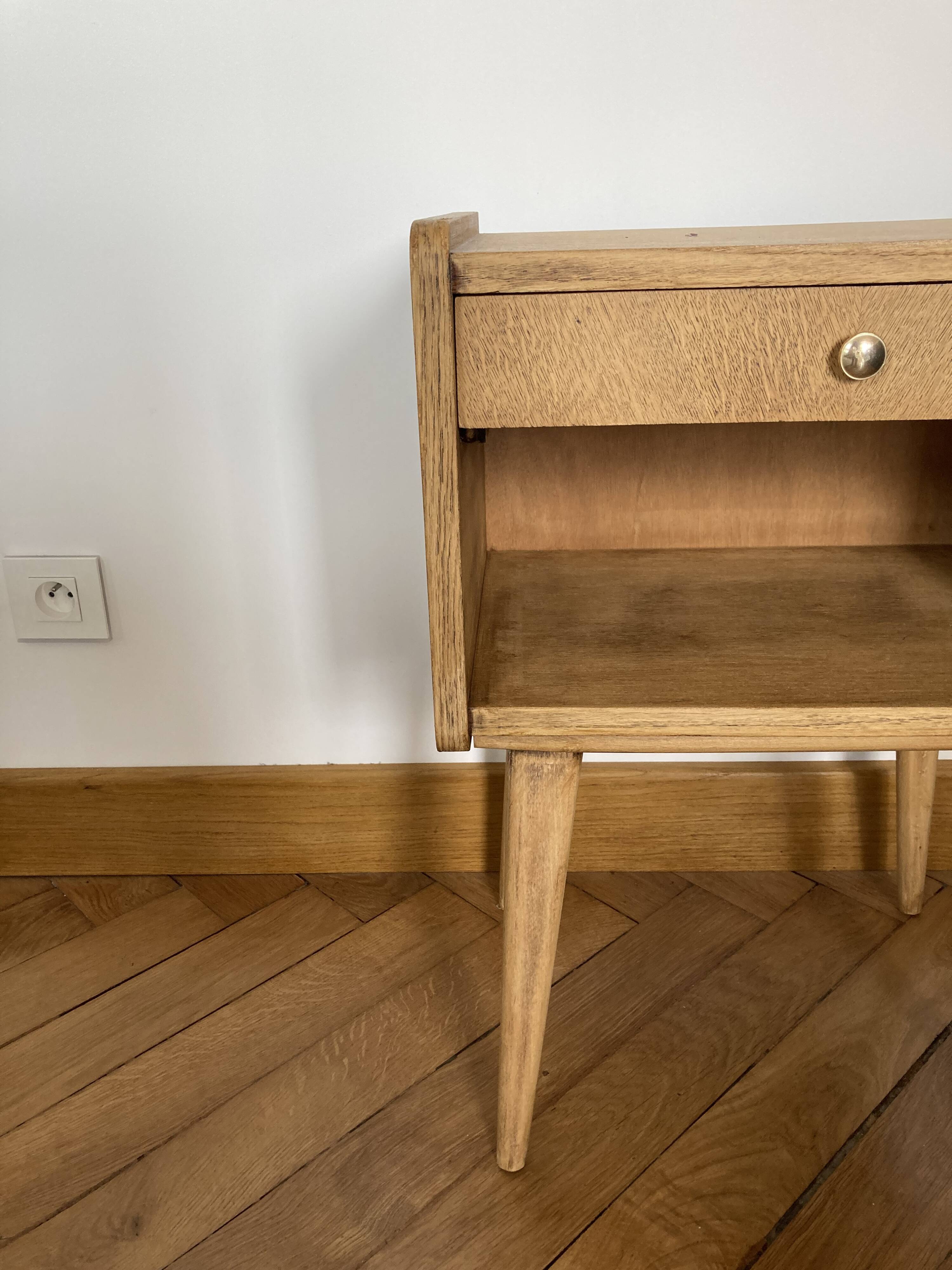 Bedside table compass legs
